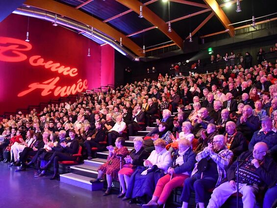 La salle des Nymphéas comble pour la cérémonie des vœux