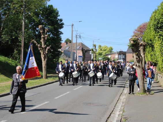 Défilé dans les rues d'Aulnoy